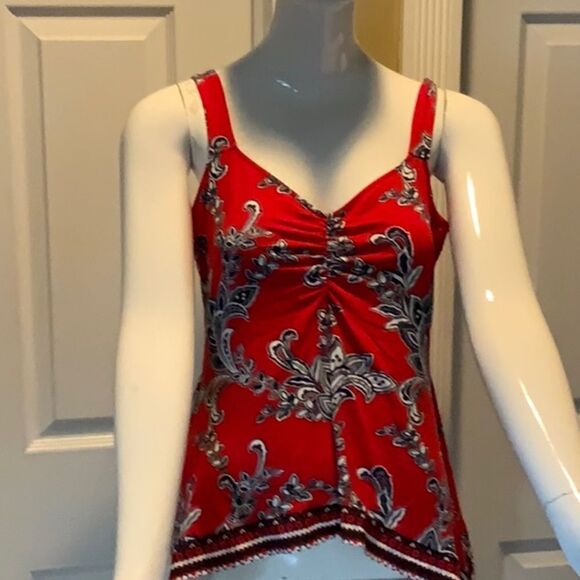 VENUS floral shark bite hem top - Picture 2 of 6